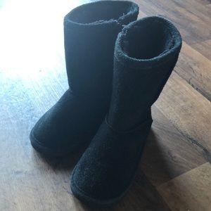 Girls black fur boots